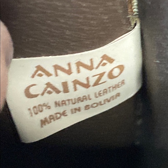 ANNA CAINZO : Brown Crossbody Bag with Flap Closure and Adjustable Strap - Picture 10 of 13